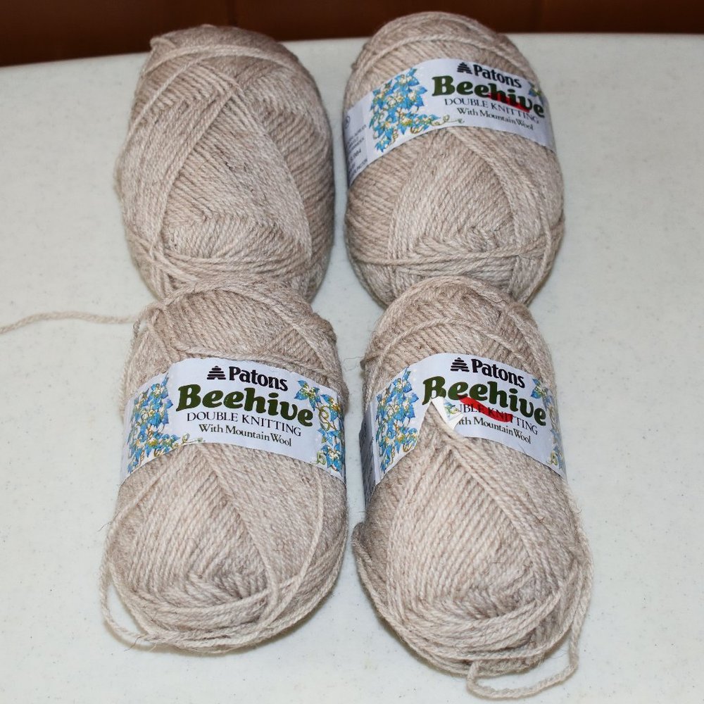 Patons Beehive (4) 50g Double Knitting Courtelle Yarn Wool Tweed Shade 6340